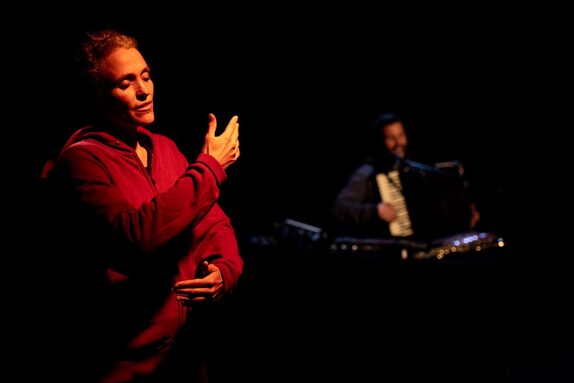 une peau plus loin sabrina chezeau.jpeg